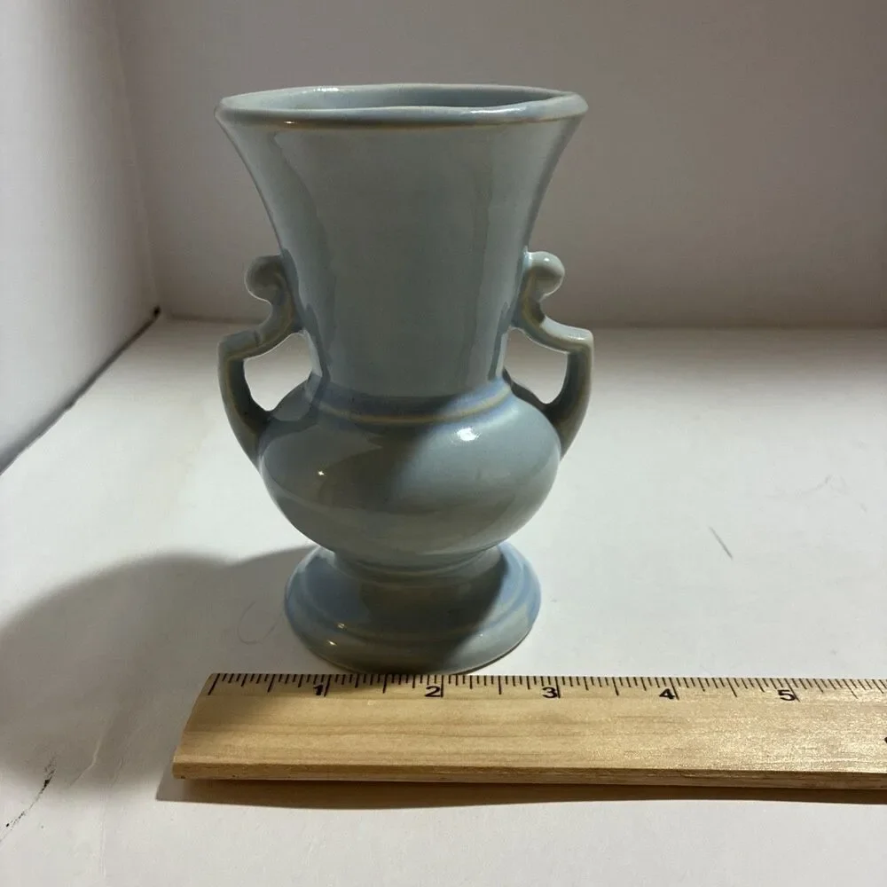 Vtg Baby Blue SHAWNEE 2 Handle Pedestal Vase 5" Tall - Picture 6 of 7